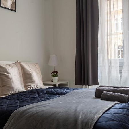 Deluxe Cozy Home In The Heart Of Будапеща Екстериор снимка