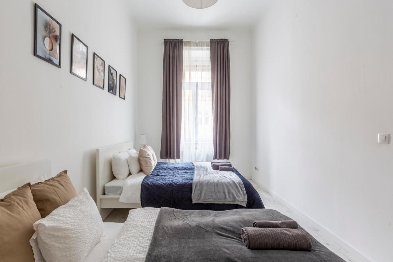 Deluxe Cozy Home In The Heart Of Будапеща Екстериор снимка