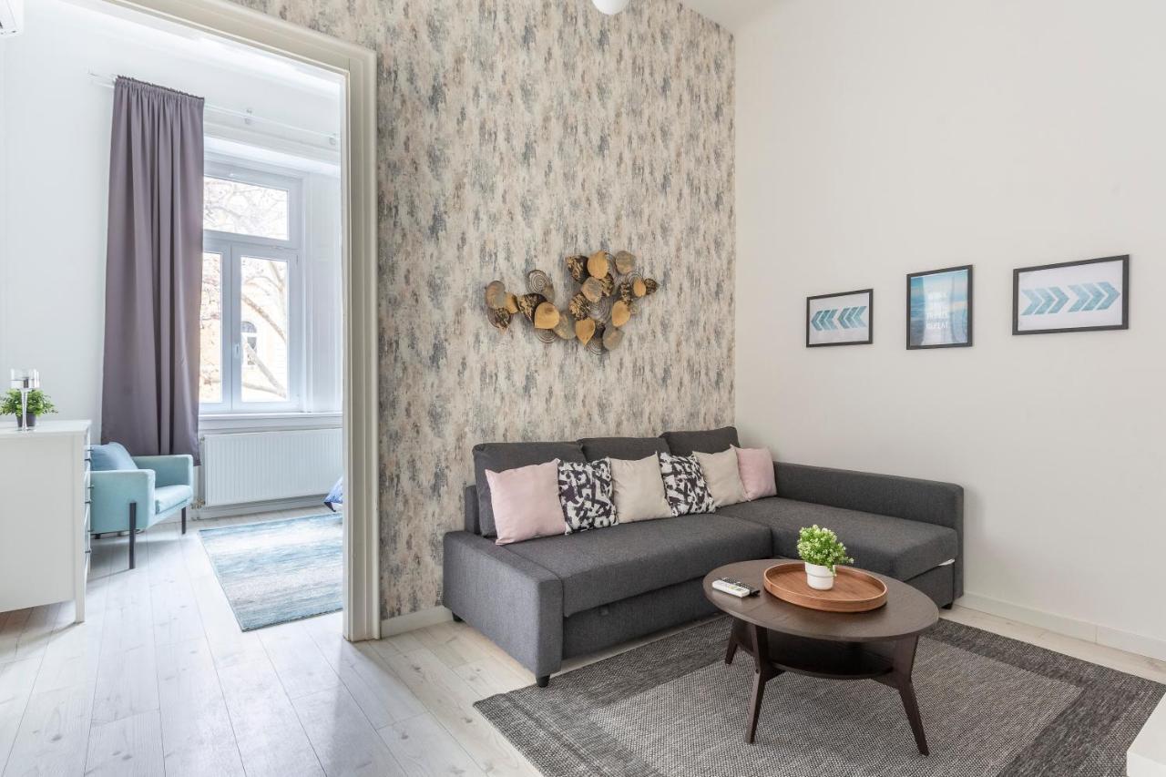 Deluxe Cozy Home In The Heart Of Будапеща Екстериор снимка