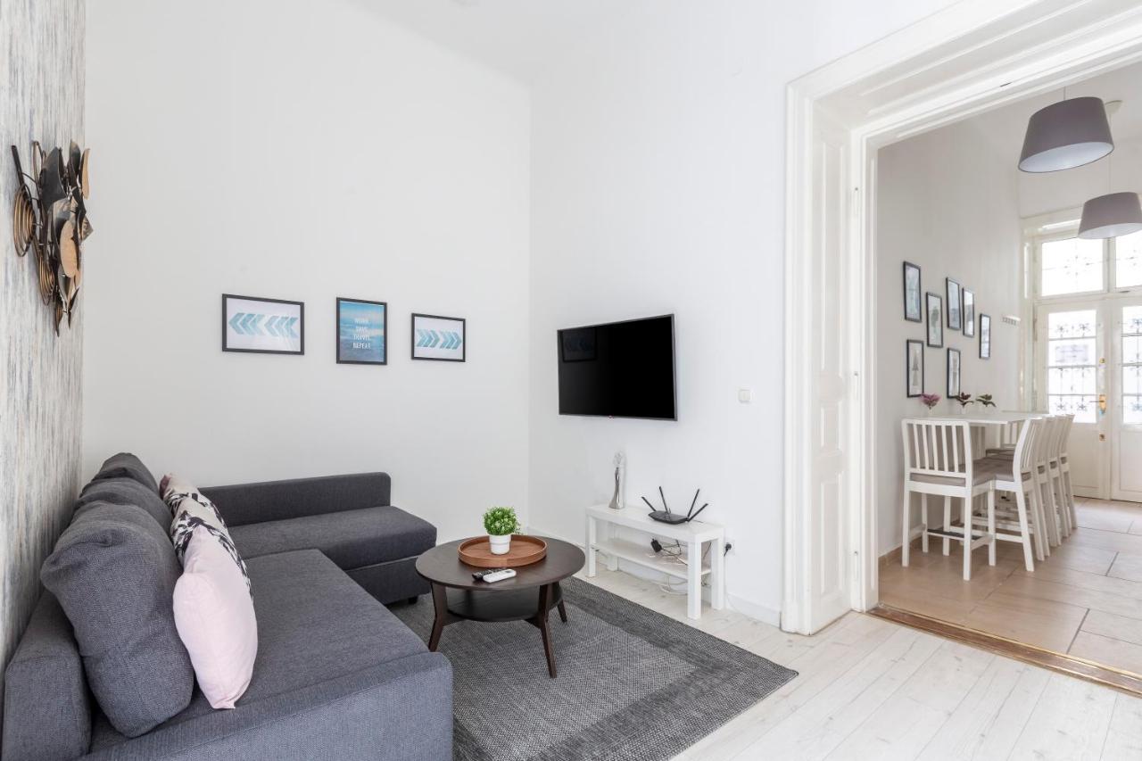 Deluxe Cozy Home In The Heart Of Будапеща Екстериор снимка