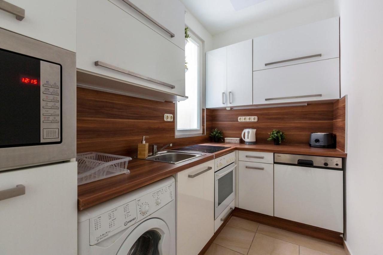Deluxe Cozy Home In The Heart Of Будапеща Екстериор снимка
