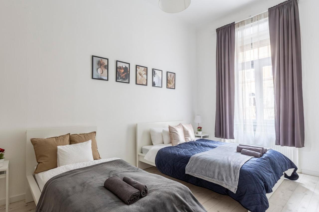 Deluxe Cozy Home In The Heart Of Будапеща Екстериор снимка