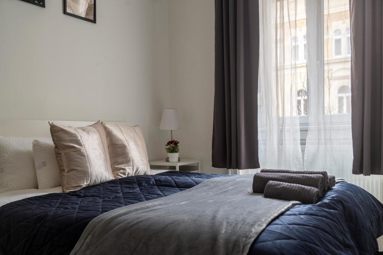 Deluxe Cozy Home In The Heart Of Будапеща Екстериор снимка