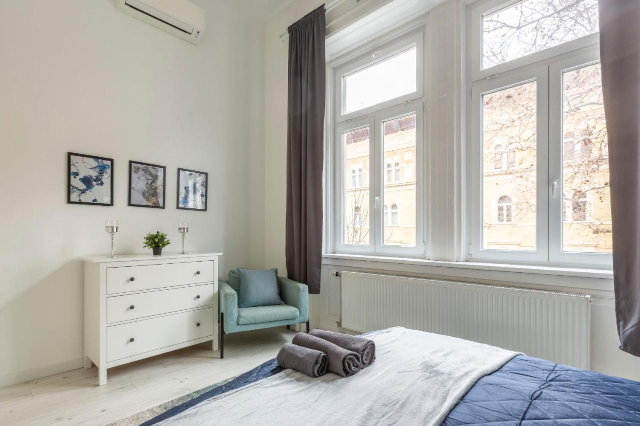 Deluxe Cozy Home In The Heart Of Будапеща Екстериор снимка